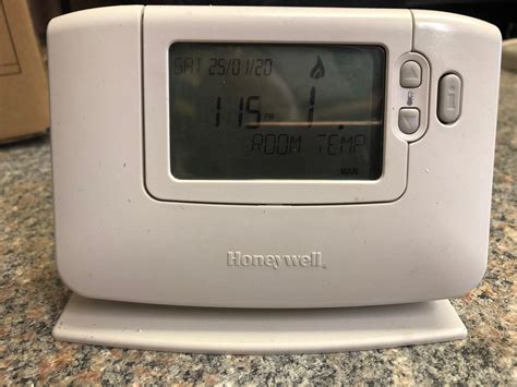 How To Replace Battery In Honeywell Thermostat - Longmonts Culling