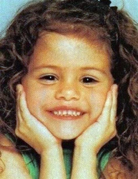 Selena Gomez's Unseen Childhood Pictures Will Make You Fall In Love ...