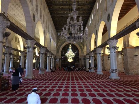 Gallery of Jerusalem's Al-Aqsa Mosque Catches Fire During Notre Dame ...