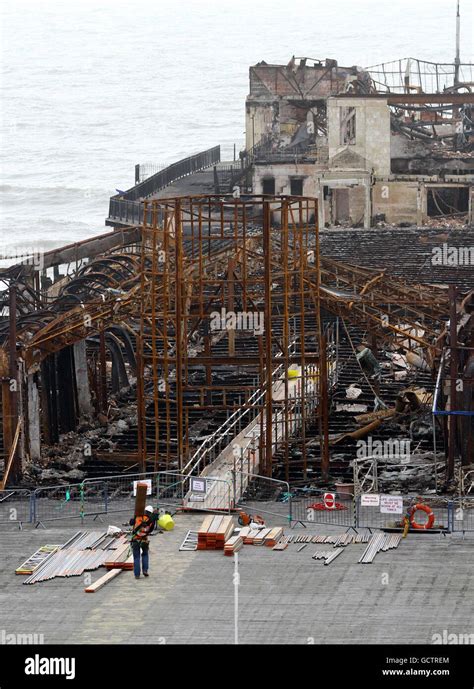 Hastings Pier fire Stock Photo - Alamy