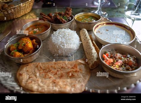 India train food hi-res stock photography and images - Alamy