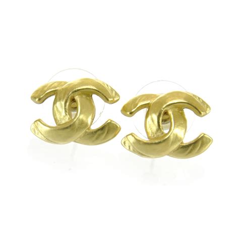 CHANEL CC Logo Earrings Gold 29342 | FASHIONPHILE