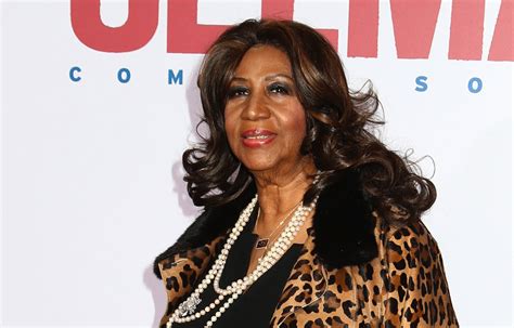 Aretha Franklin dies surrounded by loved ones at age 76