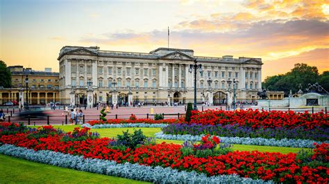 Buckingham Palace | London, England | Sights - Lonely Planet