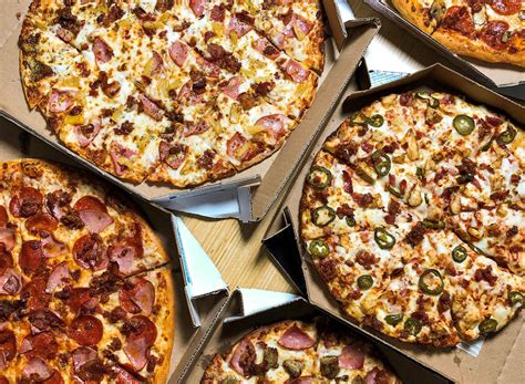 The #1 Healthiest Fast-Food Pizza Order, According to a Nutritionist