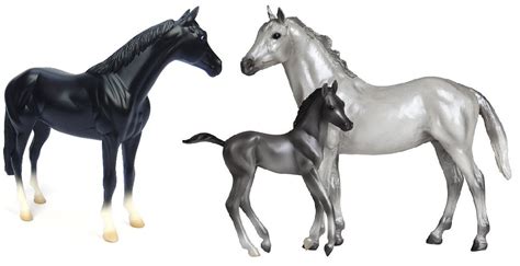 NIB Breyer Classics Sport Horse Family Gift Set Thoroughbred #935 ...