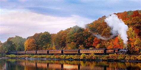 8 Best Fall Foliage Train Rides - Fall Leaf Peeping Train Tours