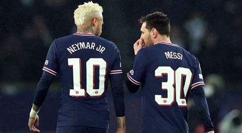 Trouble in paradise? PSG ultras protest against star duo Messi and ...