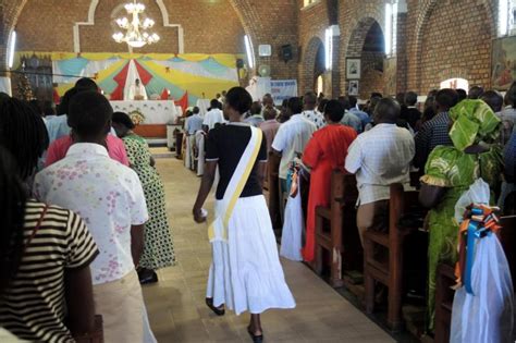 Ugandan worship melds European and African characteristics | Catholics ...