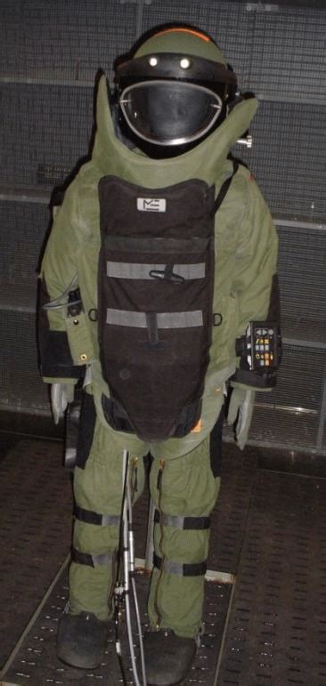 Explosive Ordnance Disposal (EOD) suit (Med-Eng EOD9) | Download ...