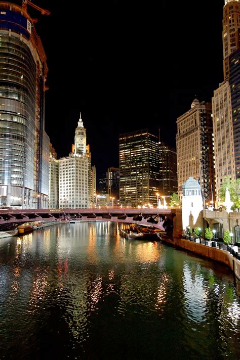 The 25+ best Chicago at night ideas on Pinterest | Chicago christmas ...