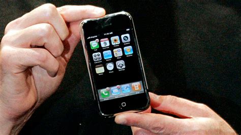 Apple iPhone from 2007 sells for more than £145,000 at auction in US ...