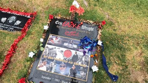 Eazy e grave - pixelsmoon