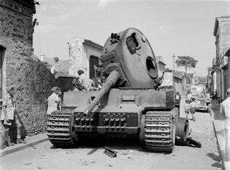 Knocked out Tiger I tank at Belpasso, Sicily Wwii Photos, Photos Du ...