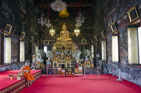 Inside the shrine of Wat Arun | Wat Arun (Temple of Dawn) is… | Flickr