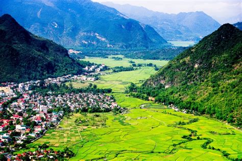 Mai Chau Trekking and Homestay Tours from Hanoi for 3 Days