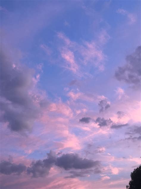 Pastel Light Purple Aesthetic Clouds / No wear or tear so you just what ...