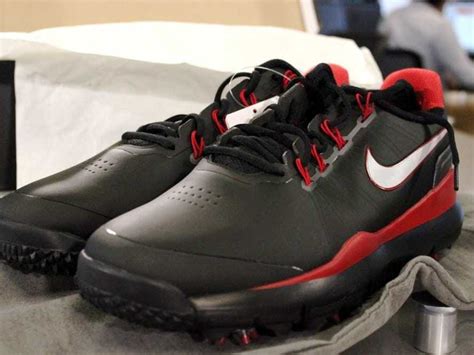 REVIEW: Nike's New Tiger Woods Golf Shoe - Business Insider