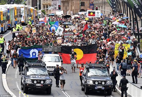 Australia Day protesters clash with police in Sydney | Daily Mail Online