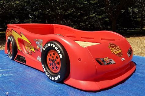 Lightning McQueen Race Car Bed