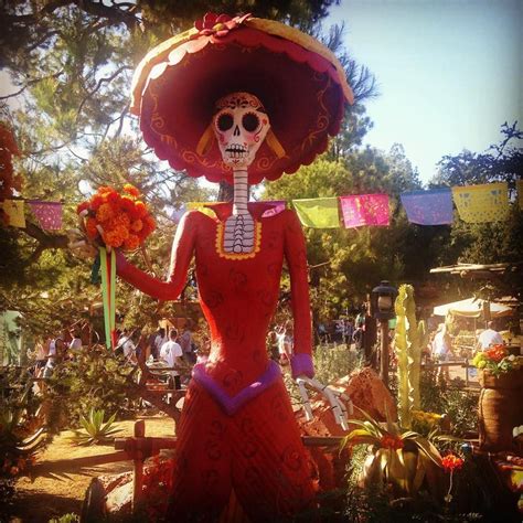 Disneyland on Instagram: “Happy #DiaDeLosMuertos! #Dayofthedead # ...