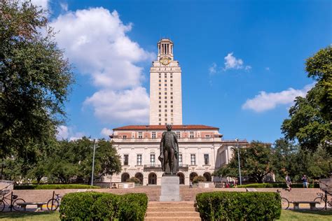 The University of Texas Belatedly Helps Poor Kids | Richard Vedder