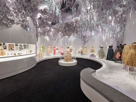 Cập nhật hơn 78 về dior exhibition paris 2023 mới nhất - cdgdbentre.edu.vn