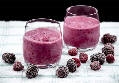 Blackberry and Raspberry Smoothie - Only 130 calories! Yum Yum!!