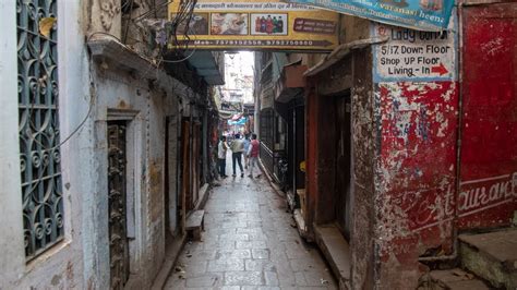 Walking in Varanasi streets and along Ganges - India [4K] - YouTube