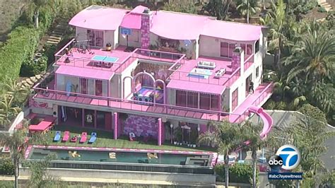 A real-life Malibu Barbie dreamhouse is available on Airbnb - 6abc ...