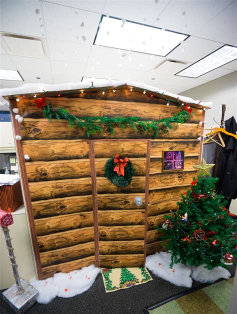 Office Cubicle Christmas Decorating Themes For Competition ...