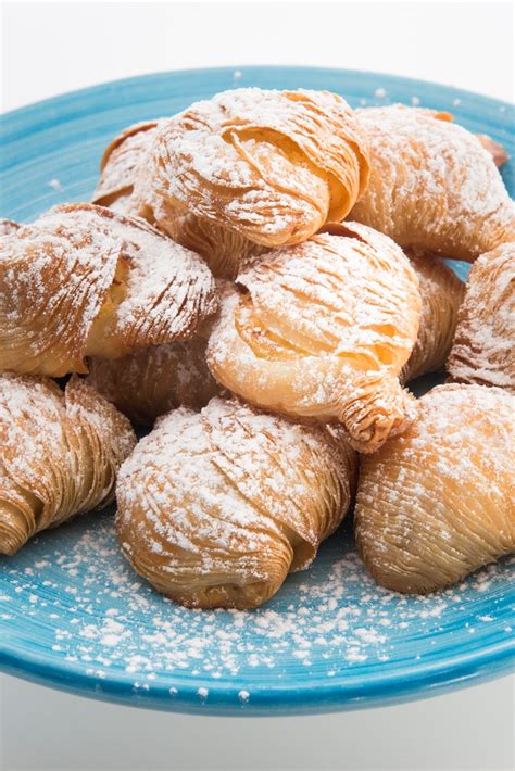 Sfogliatelle Recipe - Great Italian Chefs