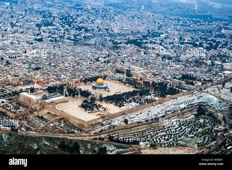 Temple mount jerusalem aerial view hi-res stock photography and images ...