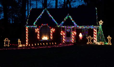 gingerbread house all decorated for Christmas | Diy christmas lights ...