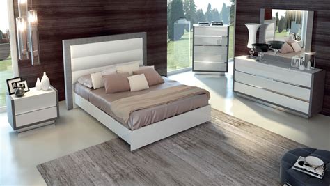 Magno Modern Italian Bedroom set - N - Modern - Bedroom Star Modern ...