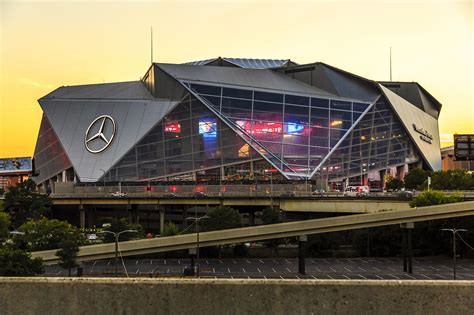 Atlanta Falcons Play First Game in New Stadium | Architect Magazine