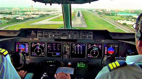 MD-11 Cockpit View - Landing in Miami, Martinair Cargo | Cockpit, Views ...