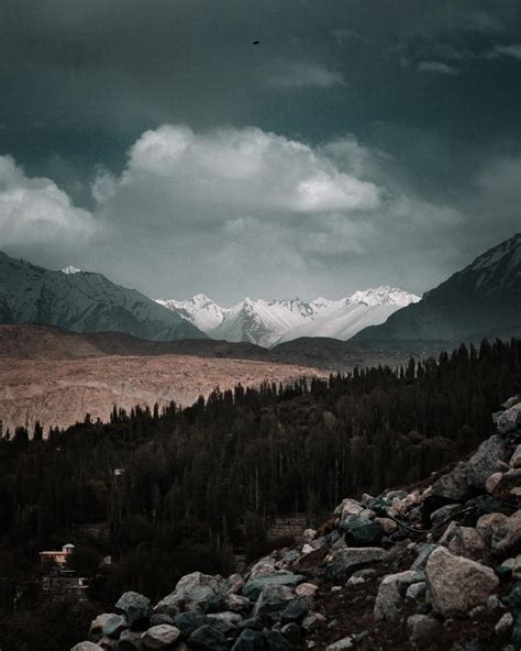 Winter from a distance, Skardu, Pakistan [OC][1350x1080] : r/EarthPorn