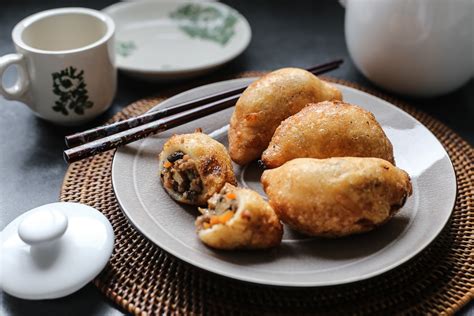 Glutinous Rice Dumplings (Ham Sui Gok) - Ang Sarap