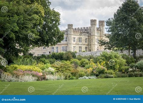 Leeds Castle Gardens editorial image. Image of building - 63859440