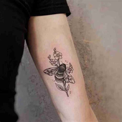 Buzzing & Fun - Bee Tattoo Ideas By Tattoo Designers - Tattoo Stylist