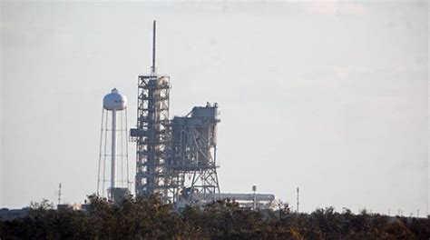 First SpaceX Falcon 9 Erected at Historic Launch Pad 39A for Feb. 18 ...