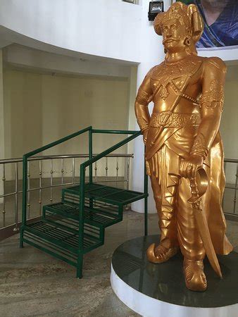 Statue of Veerapandiya kattabomman - Picture of Kattabomman Memorial ...