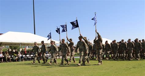 DVIDS - Images - 1st Stryker Brigade Change of Command [Image 11 of 12]