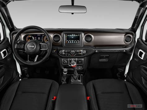 2023 Jeep Wrangler Pictures: | U.S. News