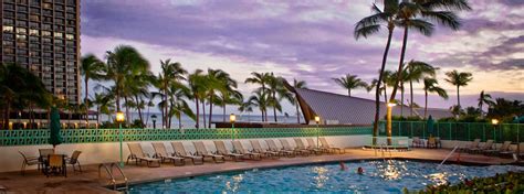 Ilikai-swimming-pool-with-beautiful-sunset-views | Hawaii Vacation ...