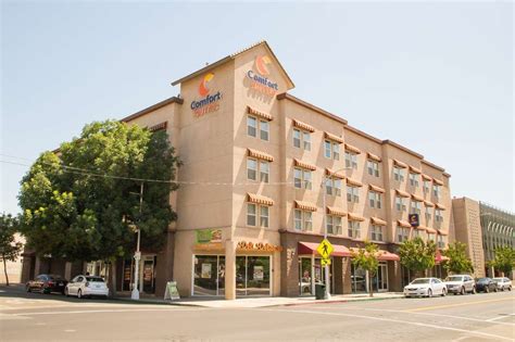 Comfort Suites - Downtown Visalia