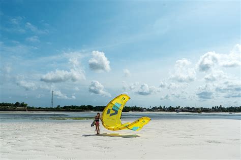 KiteWorldWide Kitesurfing equipment for beginners