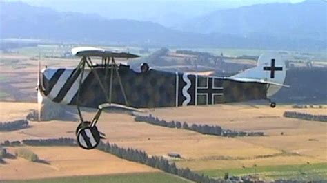 Fokker D.VII - WW1 German fighter 1918 | Fighter aircraft design, Ww1 ...