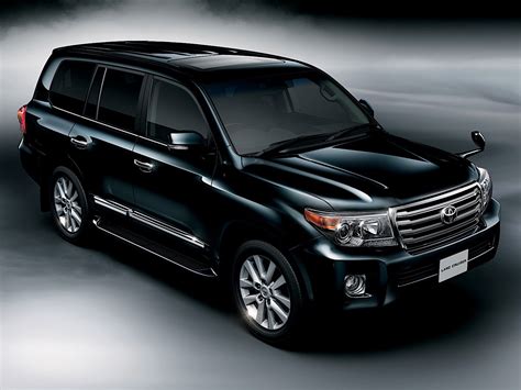 TOYOTA Land Cruiser 200 / V8 Specs & Photos - 2011, 2012, 2013, 2014 ...